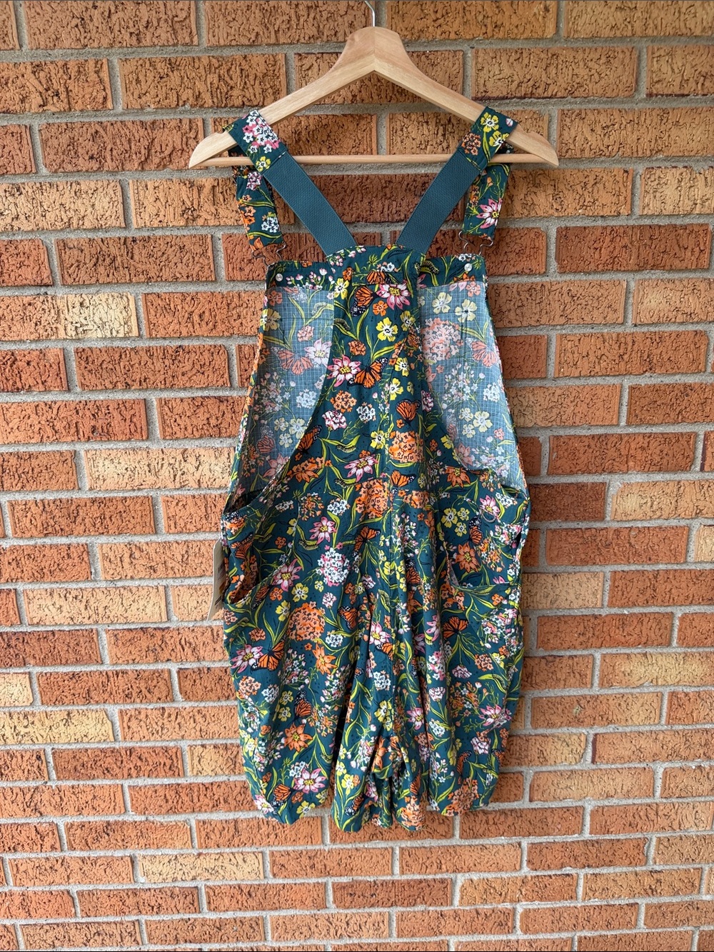 Duluth NWT Heirloom Gardening 7" Shorts Overalls Monarch Butterfly XL - Picture 6 of 8